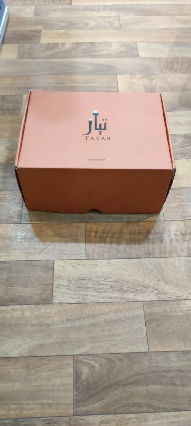بوكسات بألوان متباينة من الداخل والخارج